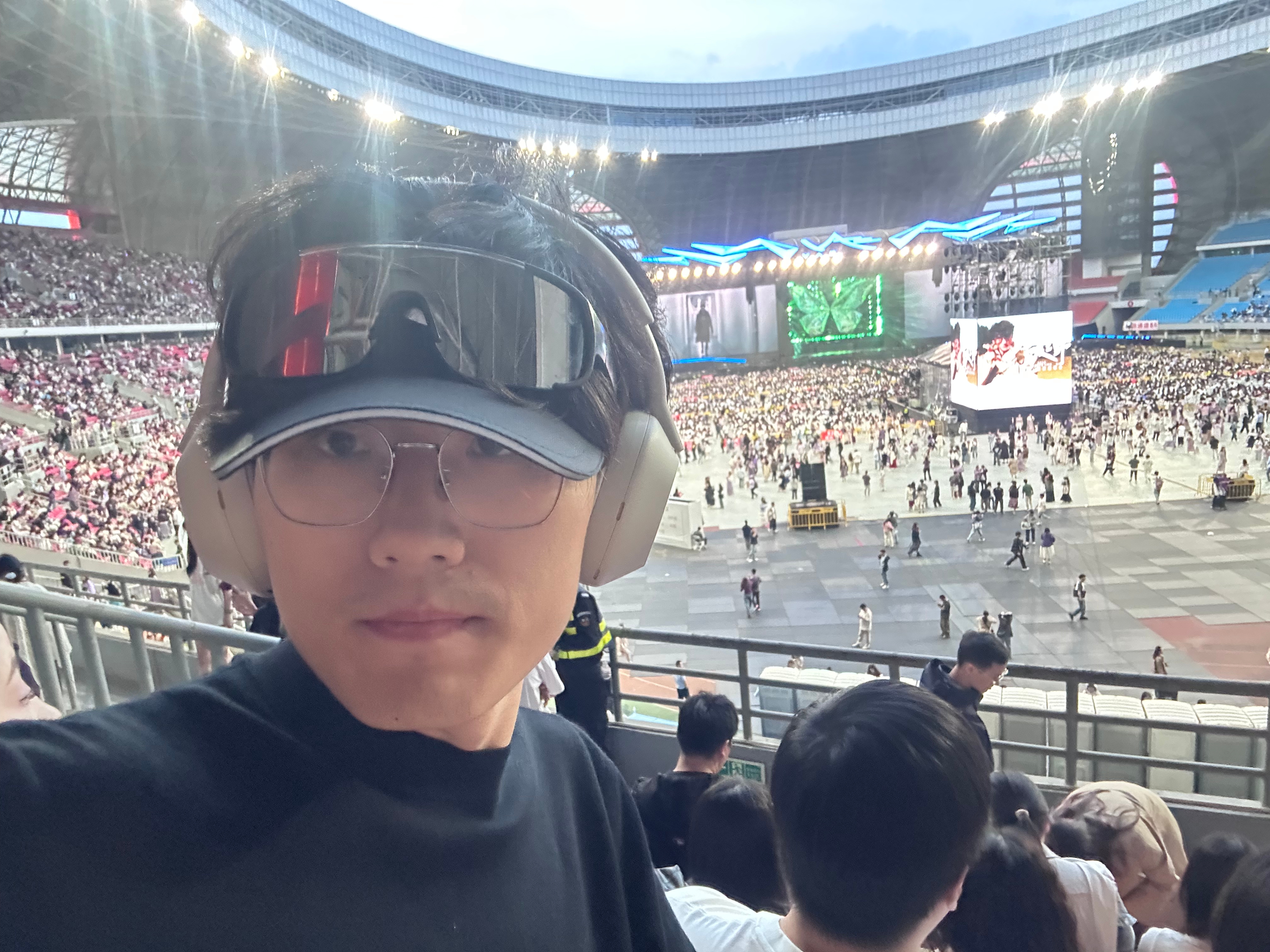 何昊旻.jpg